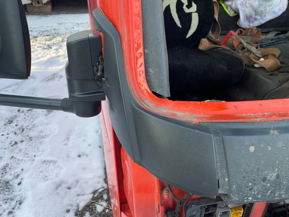 Накладка стойки боковая правая 2017г.