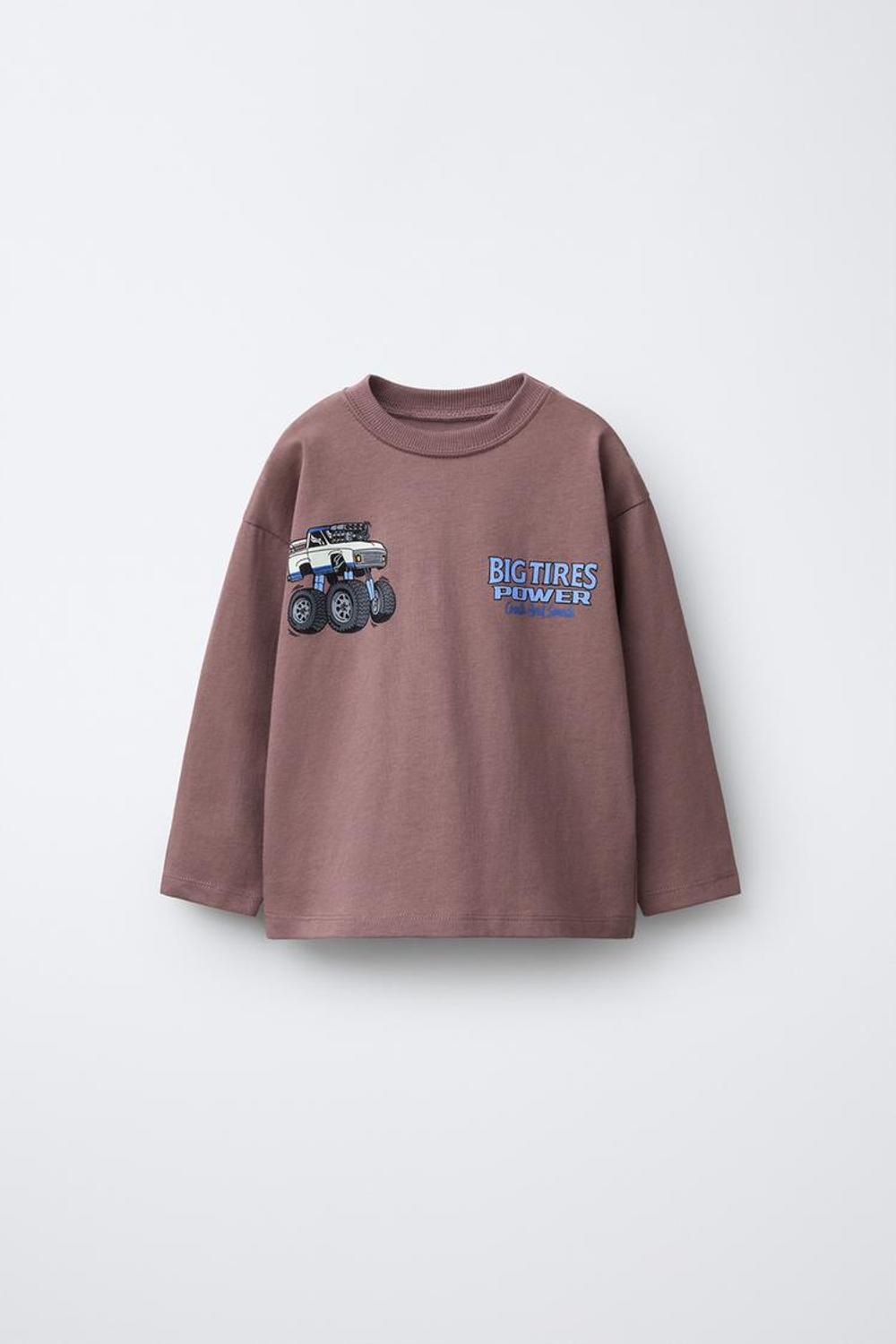 ZARA ФУТБОЛКА С ПРИНТОМ BIG TIRES MONSTERS WHEELS ©, ТЕМНАЯ МАЛЬВА