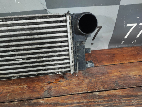 Интеркулер Mercedes V-Class (W447) 14-нв Б/У Оригинал A4475011301