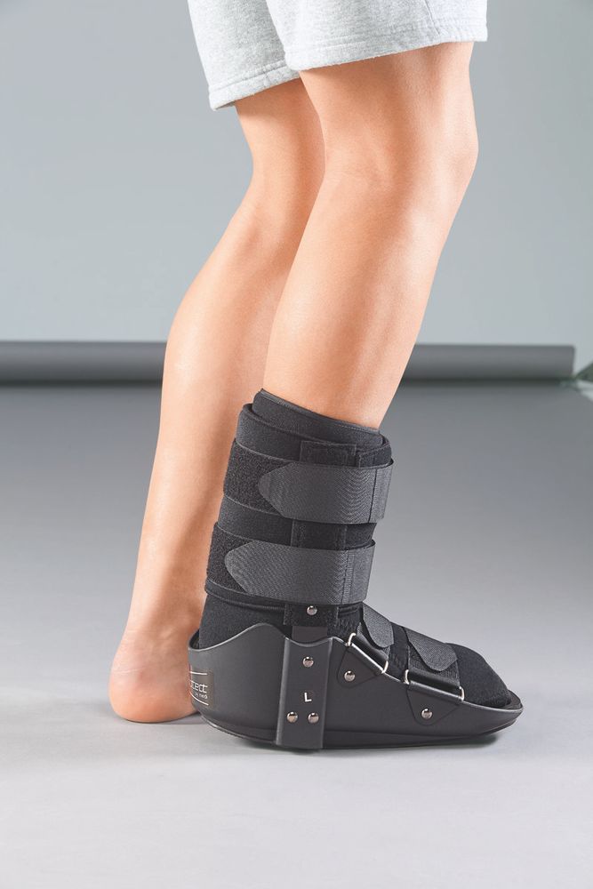 Реабилитационный укороченный ортез для голеностопного сустава и стопы protect.Walker boot short
