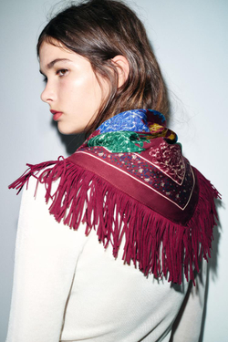 ZARA ПЛАТОК С ШЕЛКОВЫМ ПРИНТОМ, ГРАНАТОВЫЙ