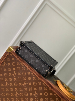 Louis Vuitton Clutch Box