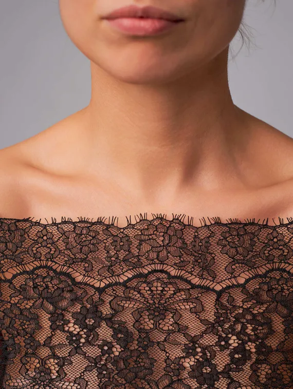 01-61 Кружево шантильи 23 см, черный