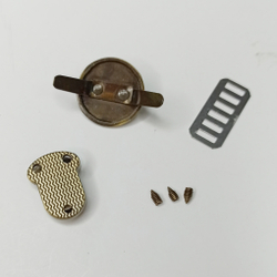 Замок-защелка на винтах 20*28 Антик