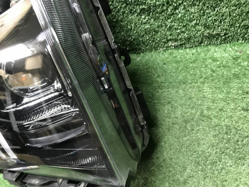 Битая Фара правая Hyundai Santa Fe 4 TM 20-23 LED