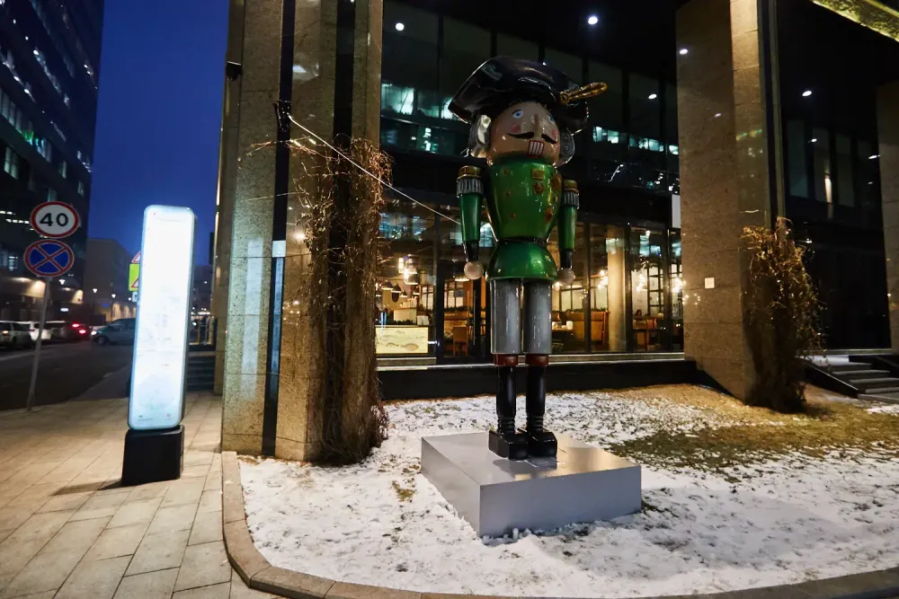 Большая фигура "Щелкунчик" солдатик