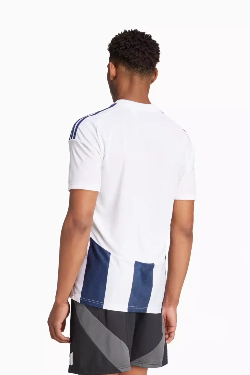 Футболка adidas Striped 24