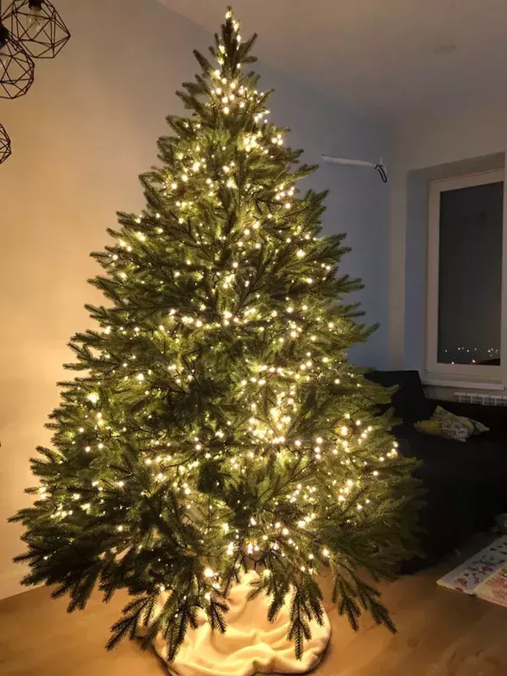 Искусственная ель «Берген» (Литая хвоя) 240 см / 2.4 м