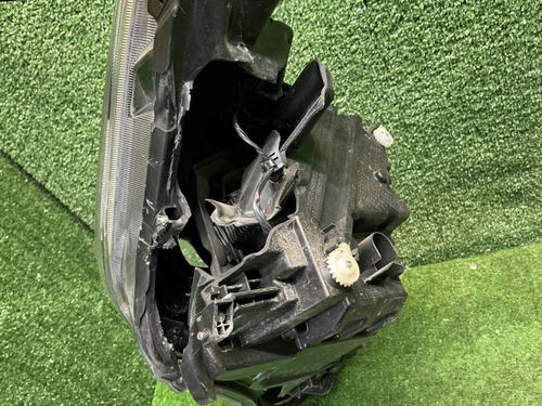 Битая Фара левая Changan CS95 (2023-н.в.) LED