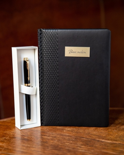 Набор с гравировкой: Ежедневник и Ручка-роллер Parker IM Metal Black GT (черный с отсеком для ручки)