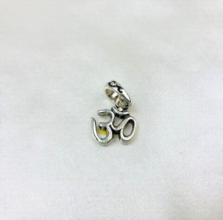 Кулон Ом. Серебро. 1,5 см.