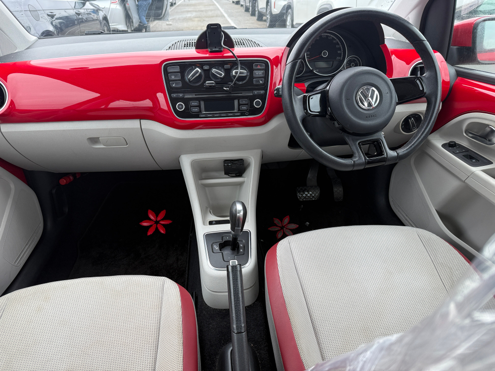 Volkswagen up!, 2013