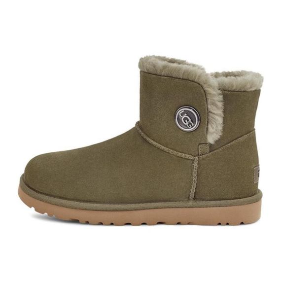 UGG Classic Novelty