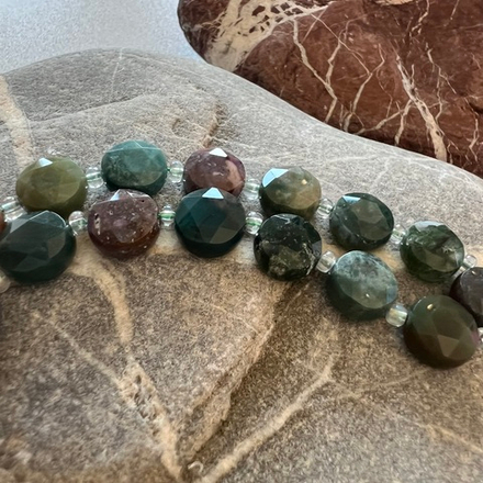 "Индийский агат" халцедон с яшмой, кварцем и хлоритом Камни для изделий на заказ. Цена зависит от вида заказанного изделия