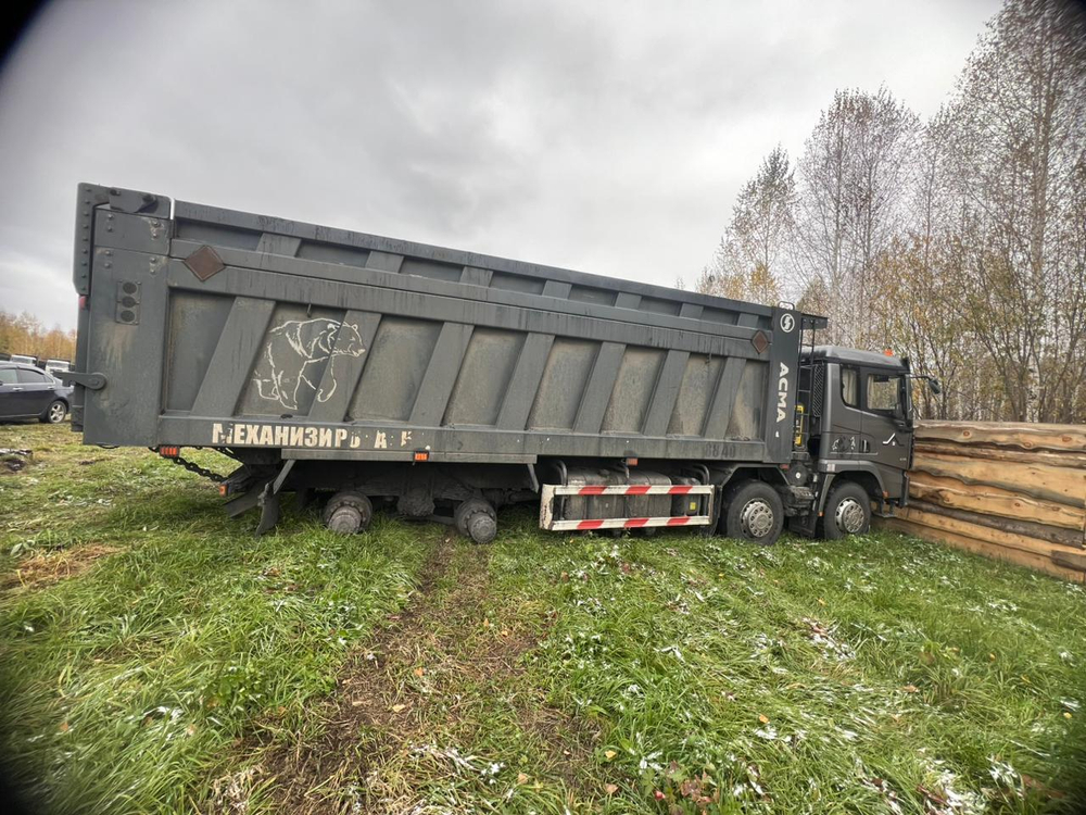 Shacman (Shaanxi) SX* 8x4 Самосвал SX33186V366 (Дизельный, 11,6 л, 423 л.с., МТ)