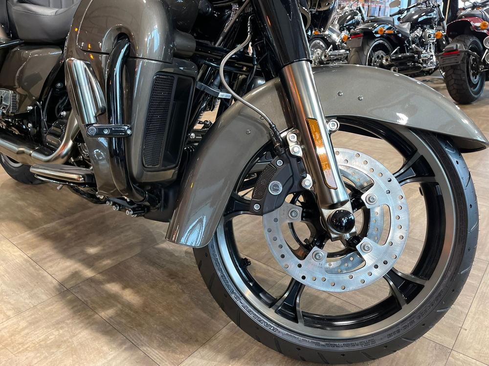 Harley-Davidson CVO Limited 2021 (Customized)