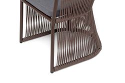 "Романо" стул плетеный из роупа, каркас алюминий коричневый (RAL8016) муар, роуп коричневый круглый, ткань темно-серая 027