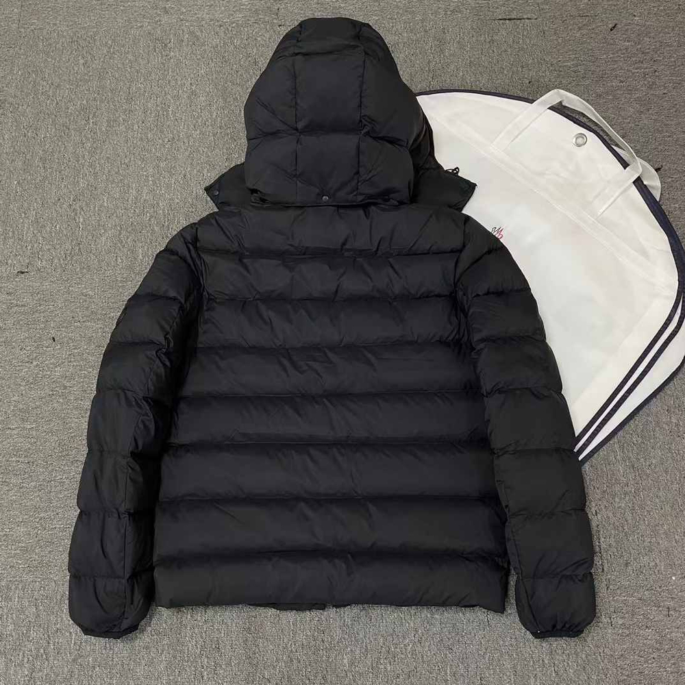 Пуховик Moncler