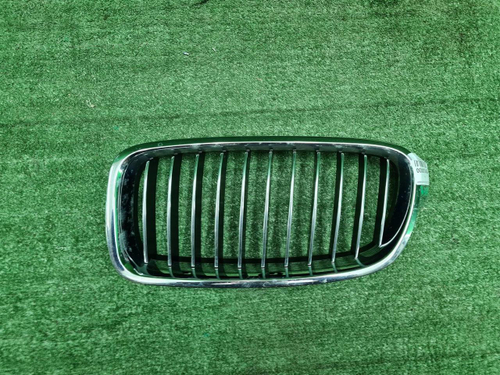 Решетка радиатора левая BMW 3er F30 (2011-2020)