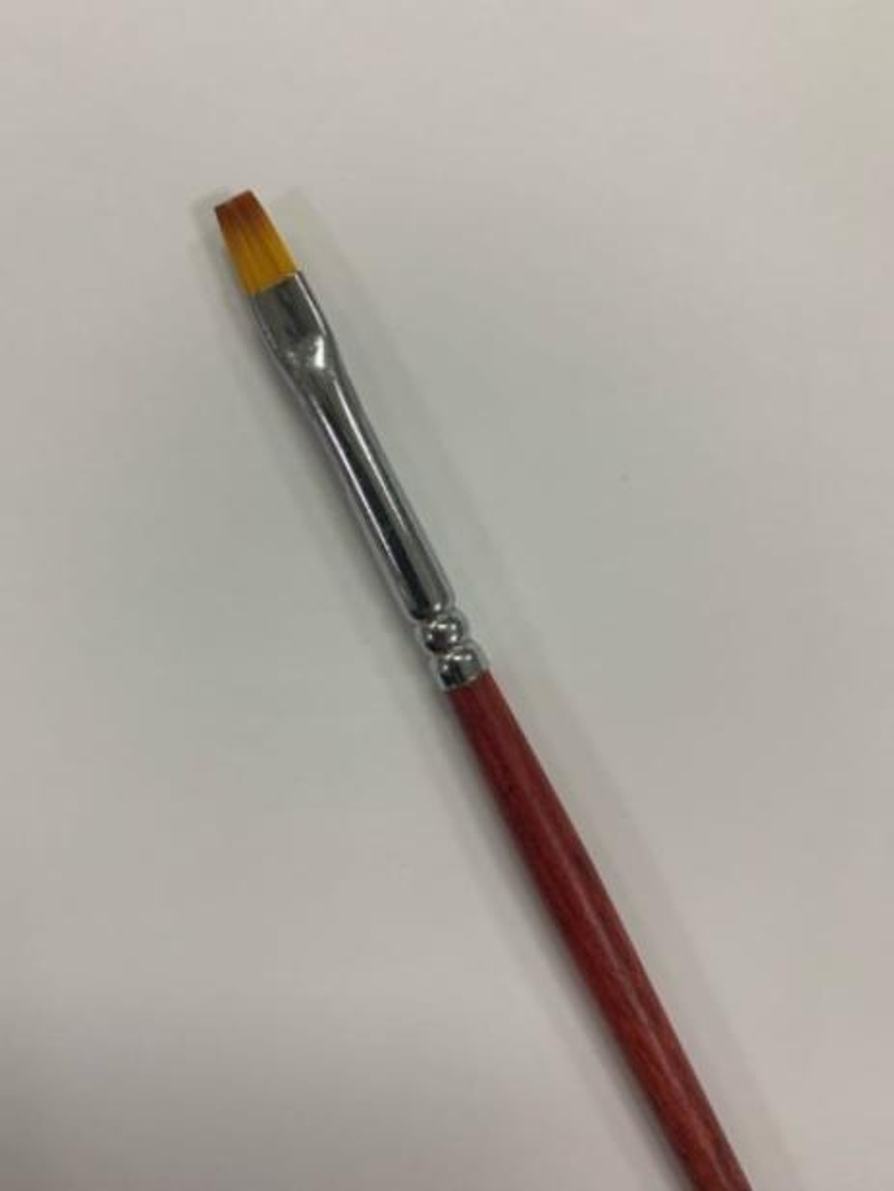 Кисть ровная красная ножка