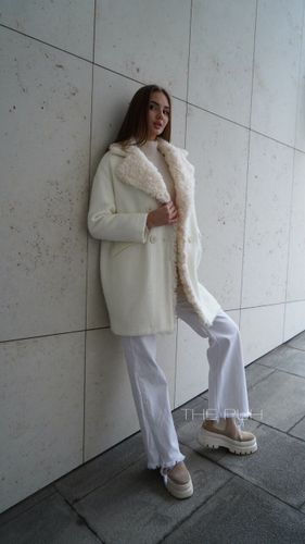 Пальто женское утепленное белое