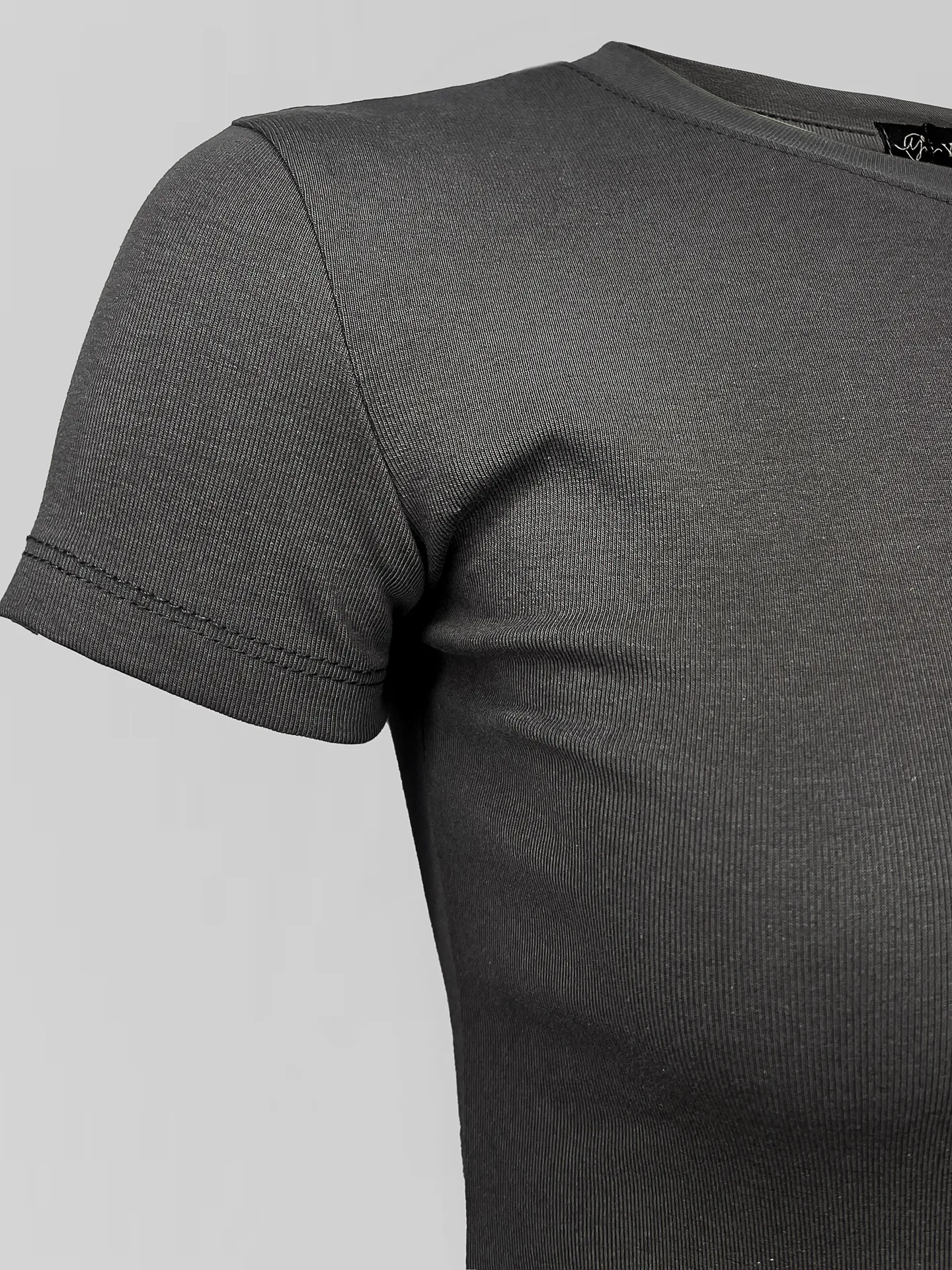 Футболка YIXUAN 7137 базовая однотонная по фигуре