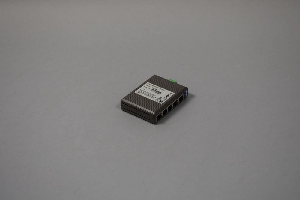 Б/у MOXA EDS-205