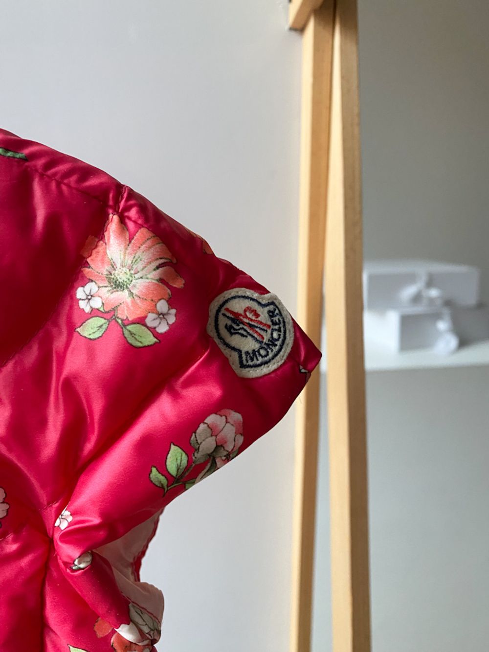 Пуховый жилет Moncler, 104