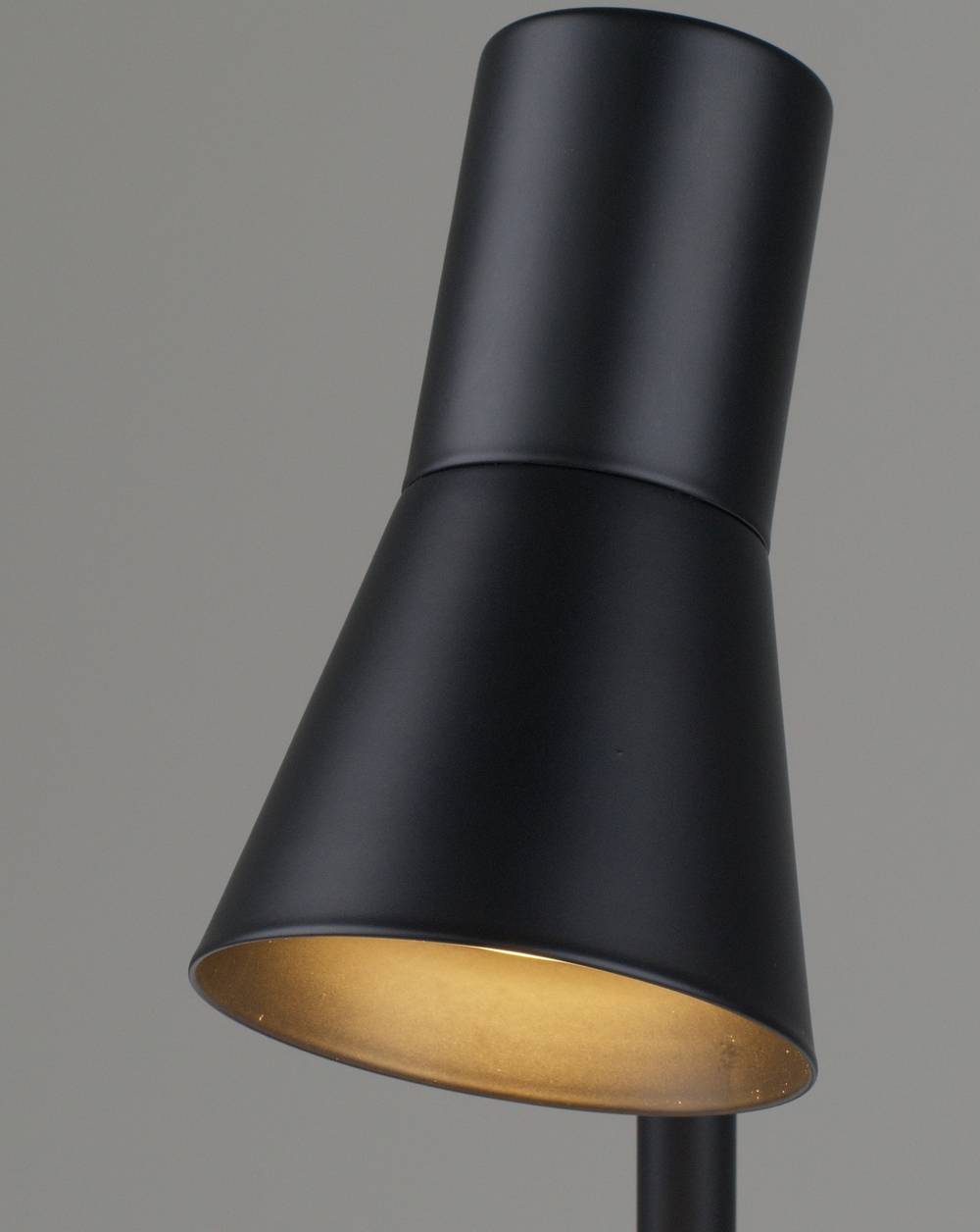 Лампа настольная Moderli V11323-1T Melro