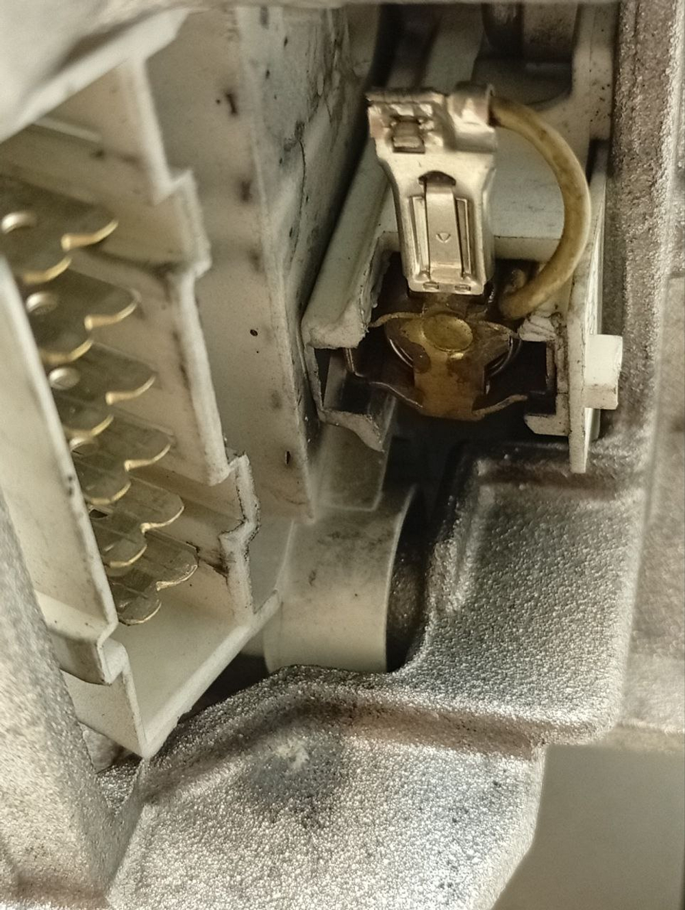 S1WTF3002A кт14 Двигатель (мотор) к стиральным машинам Bosch Siemens 141876 б/у