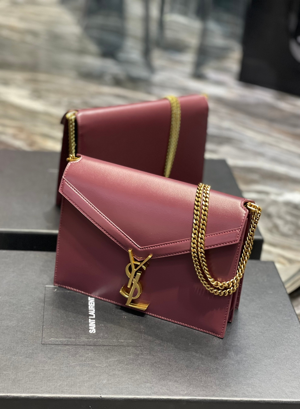 YSL Cassandra Medium 22 cm