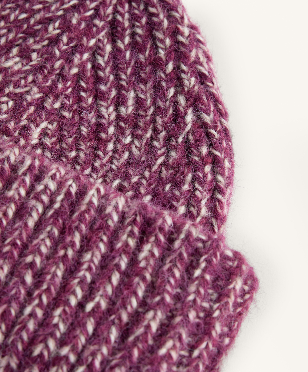 Oysho Вязаная шапка в крапинку, бургунди