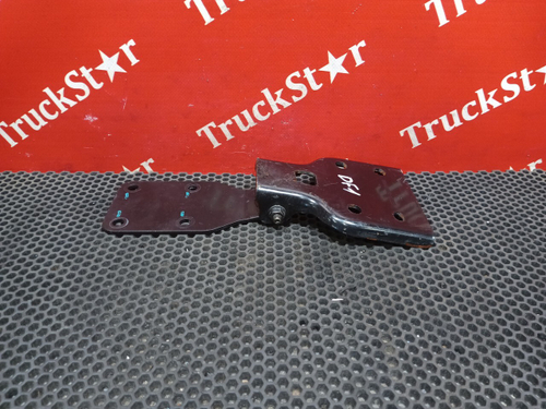 Кронштейн спойлера верхнего правый 2023г.