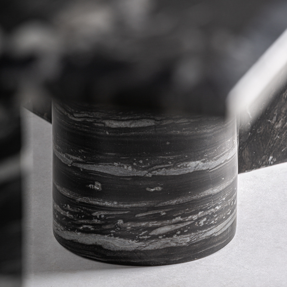 Современный обеденный стол Gautby