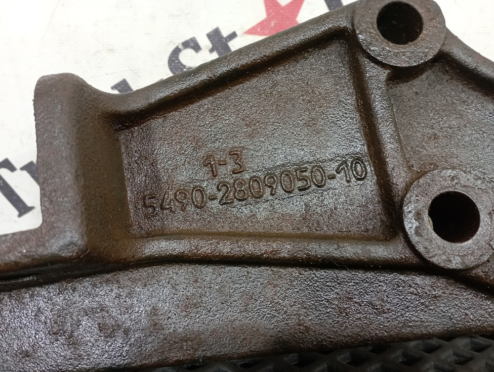 Кронштейн усилителя бампера 2017г.