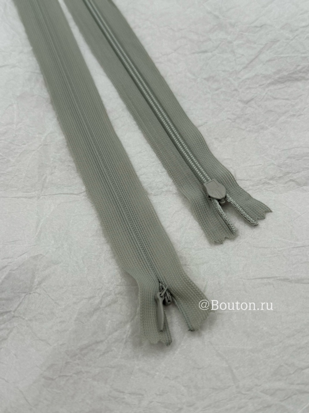 Молния потайная светло-серая