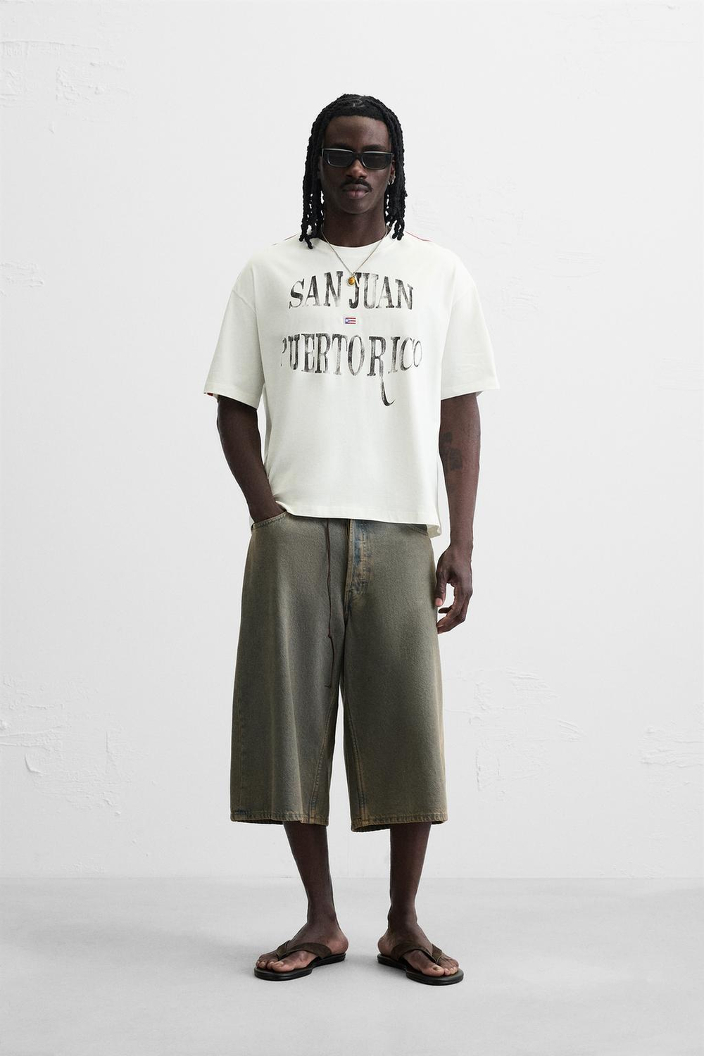 ZARA ФУТБОЛКА С ВЫШИВКОЙ, ЖЕЛТОВАТО-БЕЛЫЙ