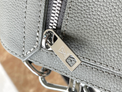 Louis Vuitton Takeoff Messenger PM