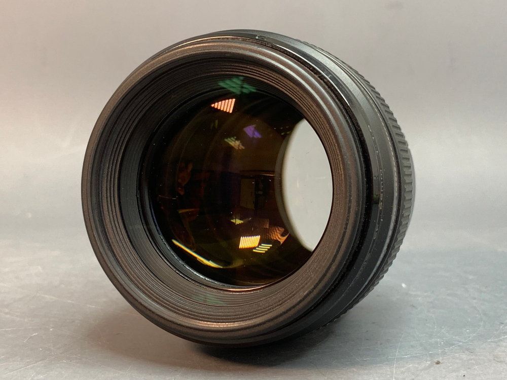 Canon EF 85mm 1.8 USM внутри пыль