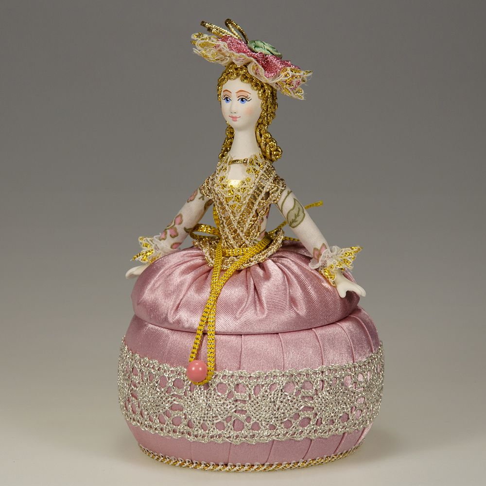 Кукла-шкатулка Барышня в шляпке