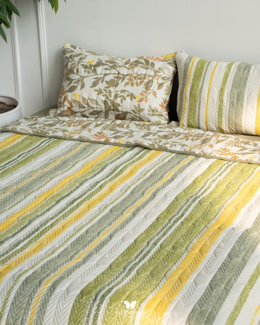 Комплект стеганного покрывала и 2 наволочек Kaj Double-Side Yellow Hermodr 130220319 Иран