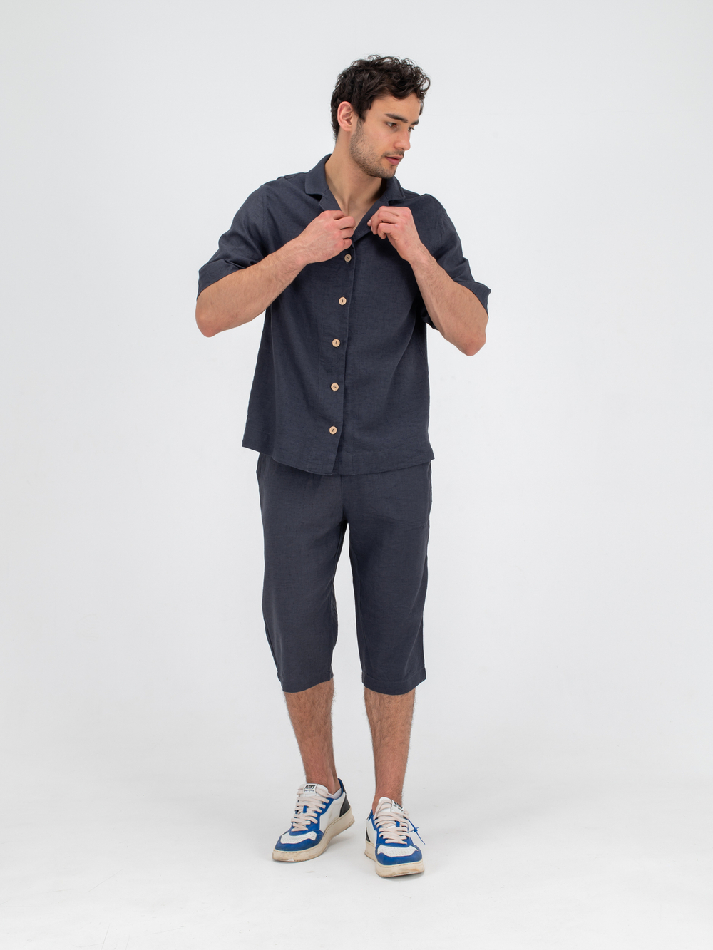 Костюм льняной с шортами. Графит