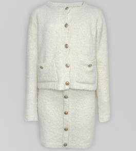 Костюмы женские