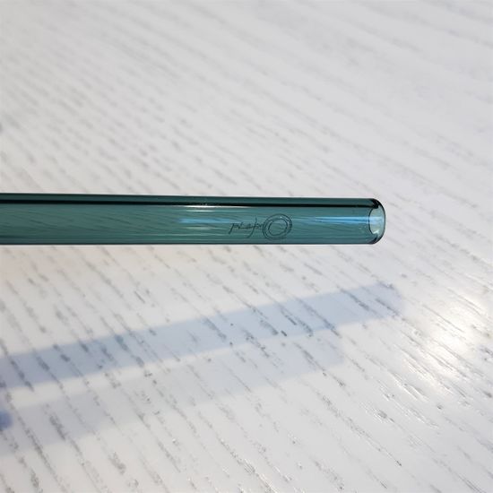 Причина уценки: небольшие царапины, пузырьки воздуха