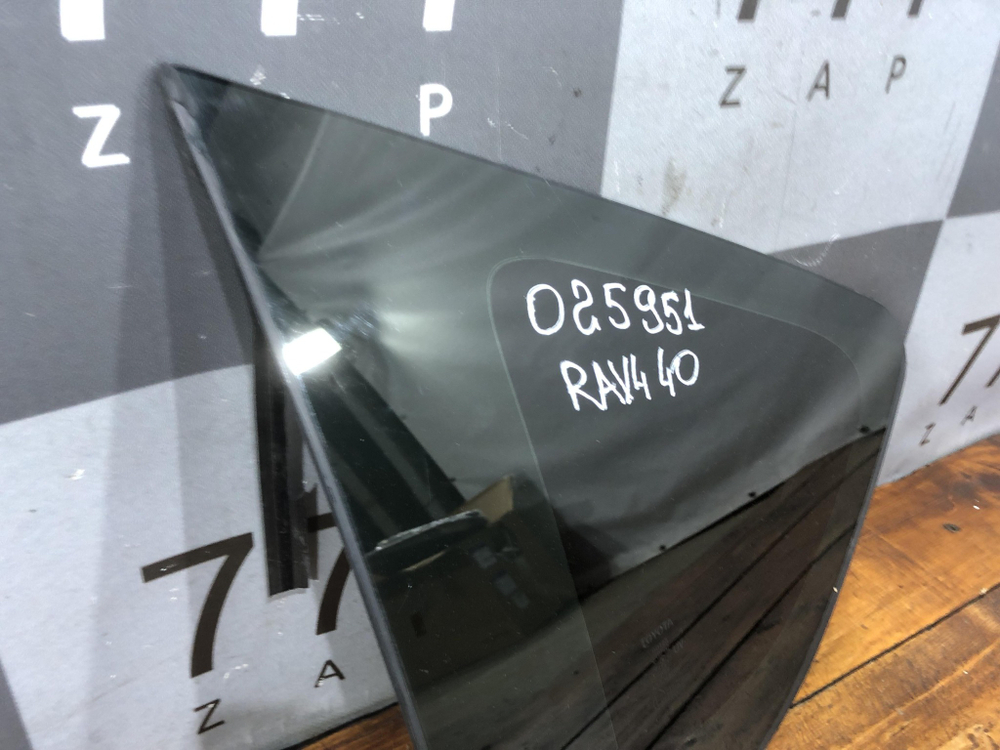 Стекло заднее левое глухое Toyota RAV4 IV (XA40) 12-19 Б/У Оригинал 6272042350