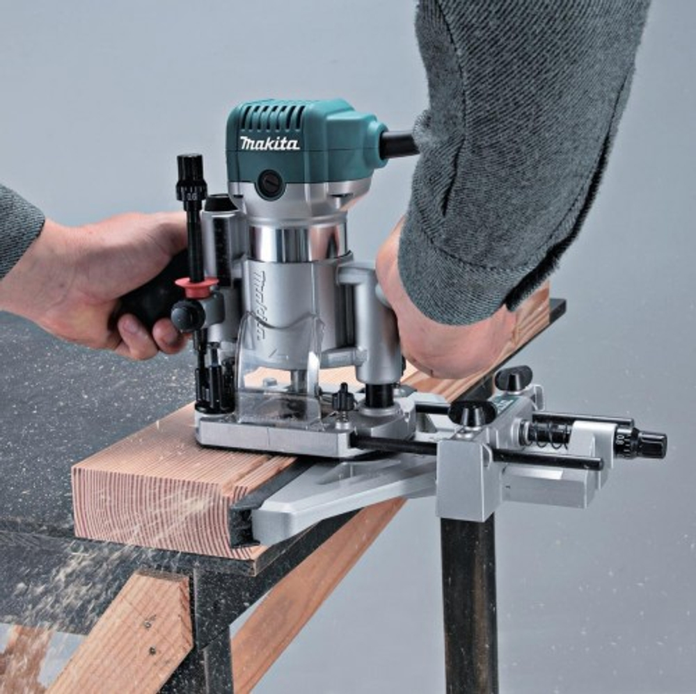 Фрезер сетевой MAKITA RT 0700 C RT0700C