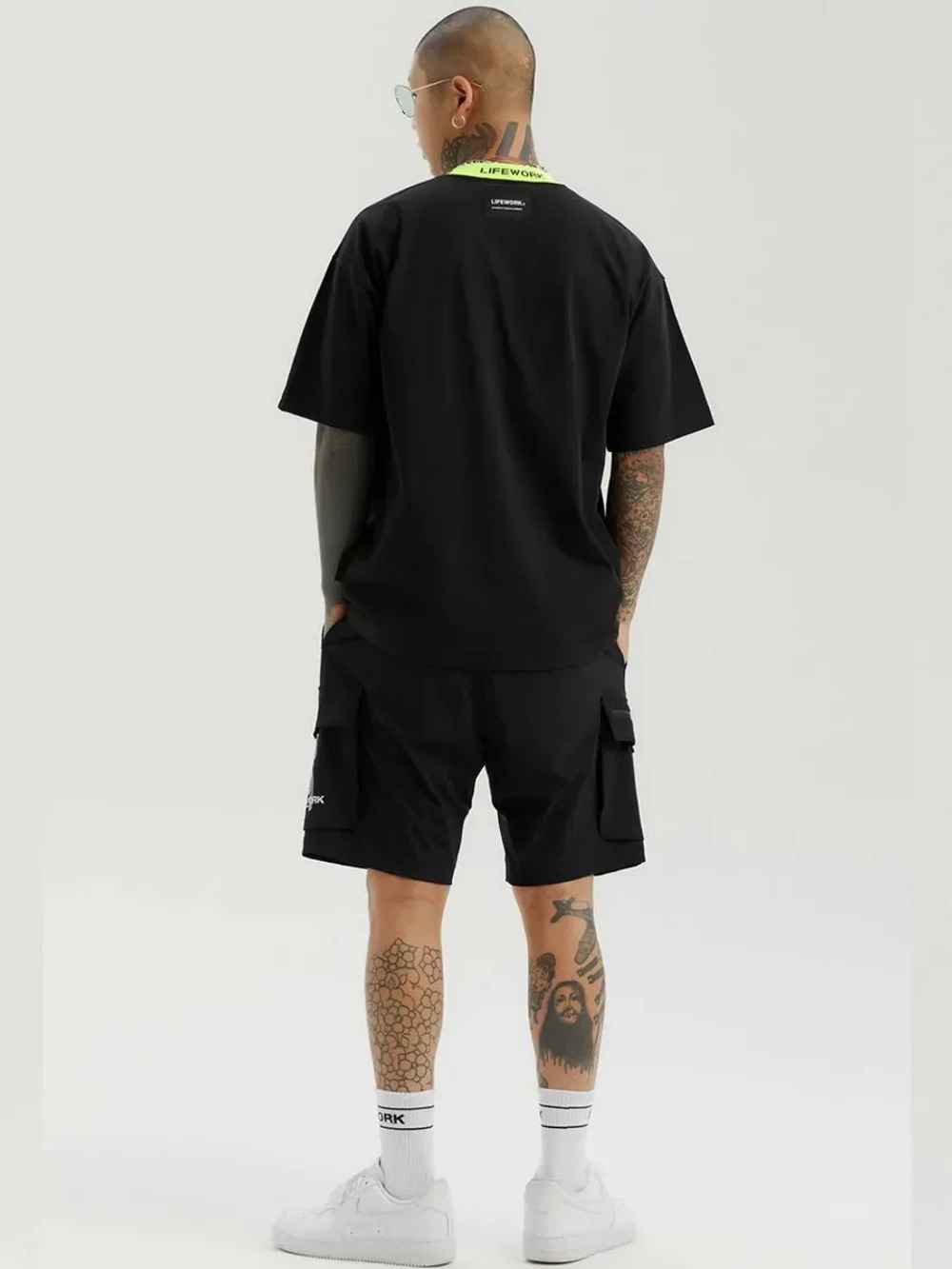 Шорты с карманами на молнии