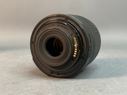 Canon 650D kit 18-55mm IS II 2.200 кадров