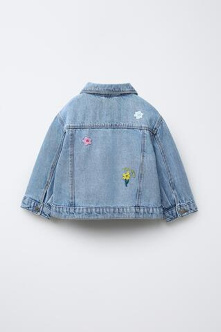 ZARA ДЖИНСОВАЯ КУРТКА С ВЫШИВКОЙ В ВИДЕ ЦВЕТОВ, СИНИЙ