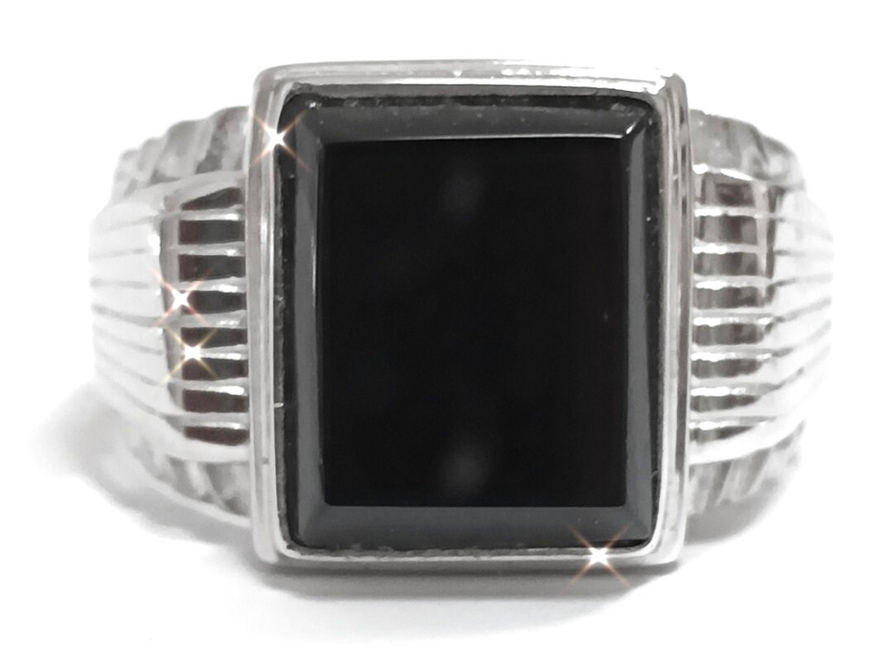 Ювелирное мужское кольцо из серебра с ониксом